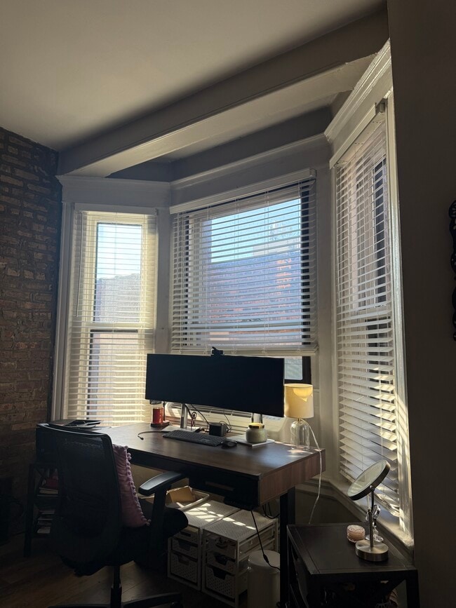 Foto del edificio - 2800 N Pine Grove Ave