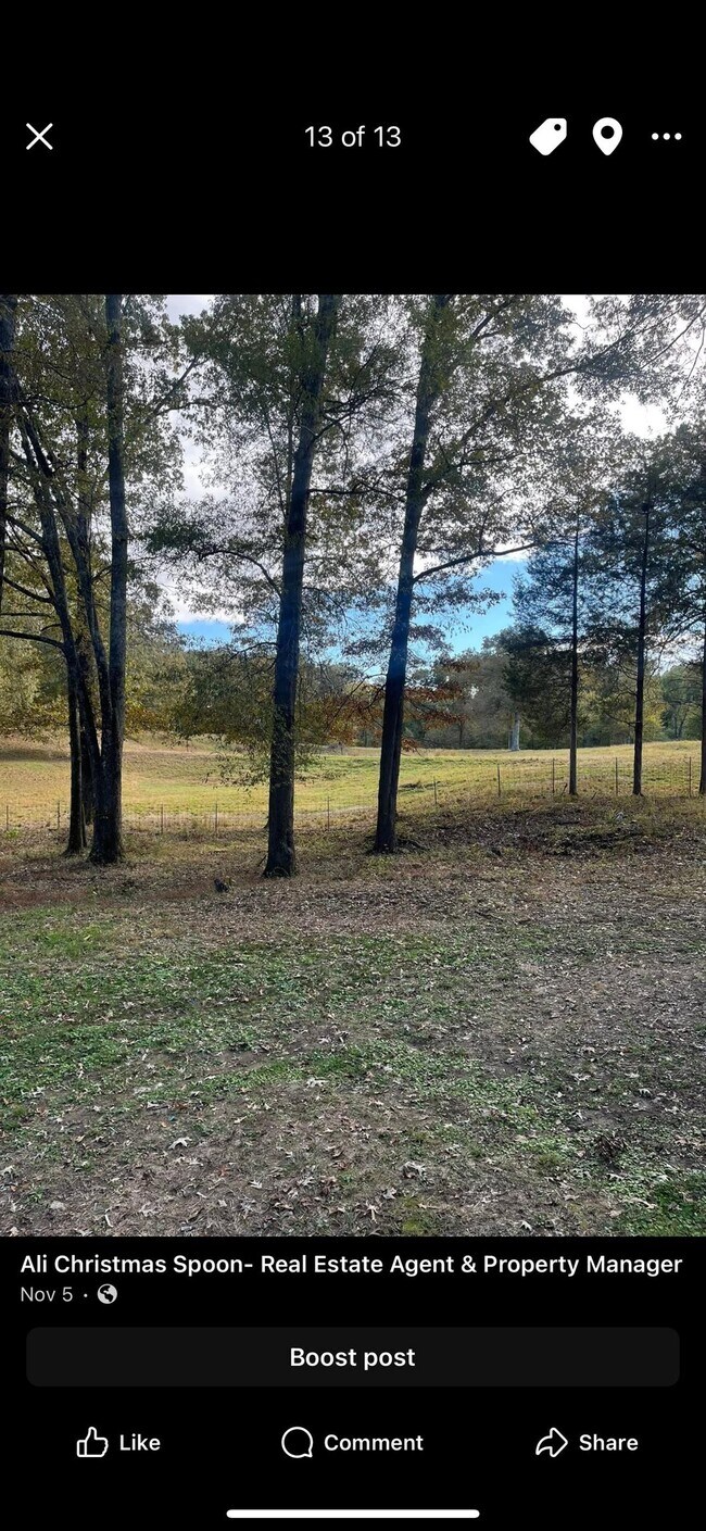 Foto del edificio - 800 Helene Dr