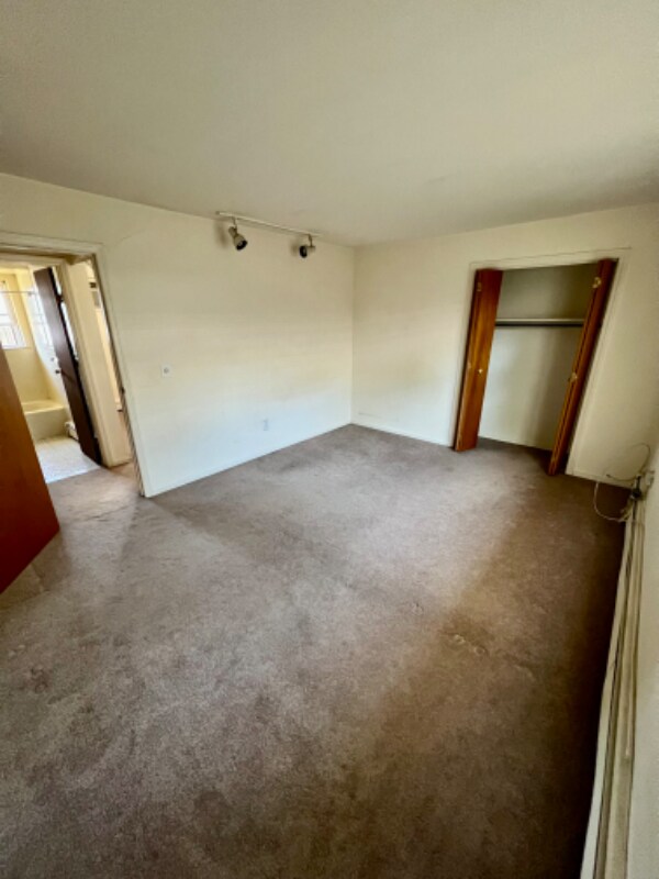 Building Photo - 201 Terhune Ave