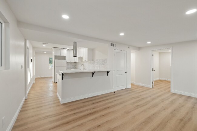 Foto del edificio - 43020 6th St E