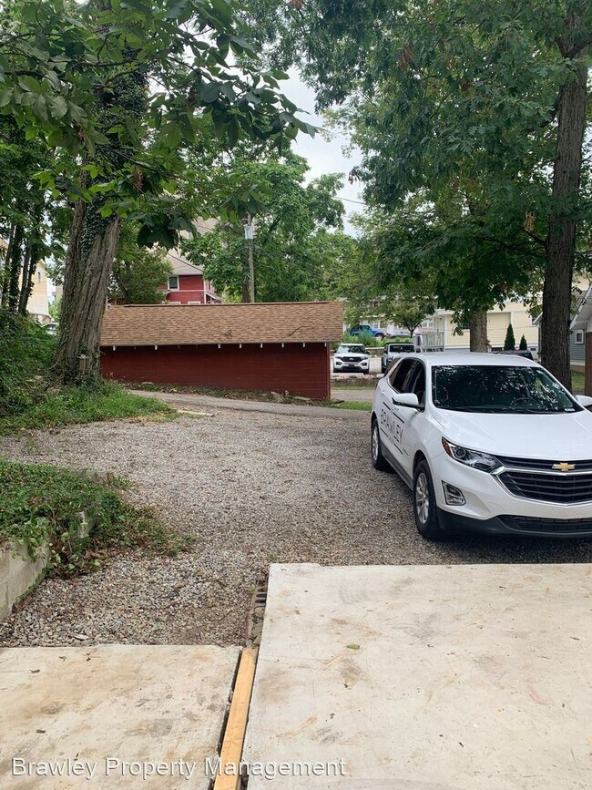 Foto del edificio - 5 br, 2 bath House - 719 E. Hunter Ave