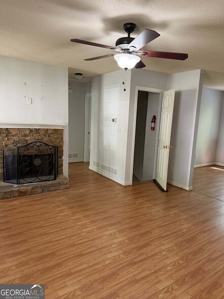Building Photo - 72 Victorian Cir