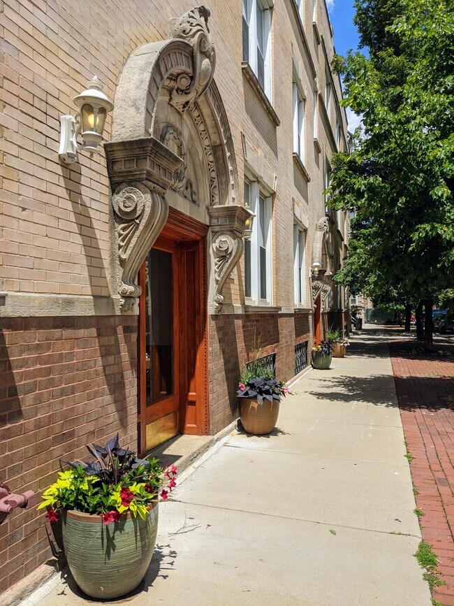 1500 W. Polk Street - Esquina Polk & Laflin - Harris Point Chicago