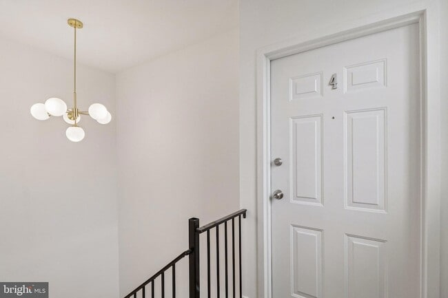 Foto del edificio - 303 Seaton Pl NE