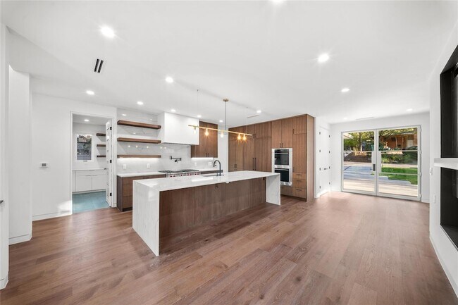 Foto del edificio - 2904 Westhill Dr