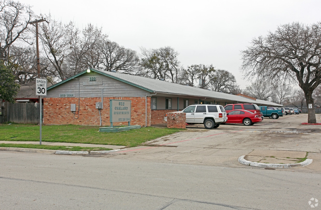 Primary Photo - Oakland Apts