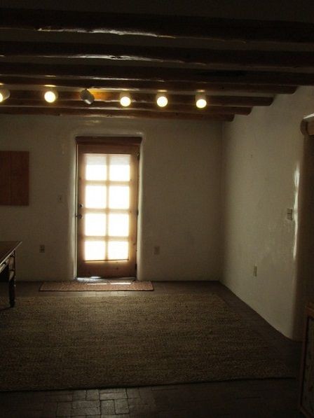 Building Photo - 607 1/2 Old Santa Fe Trail