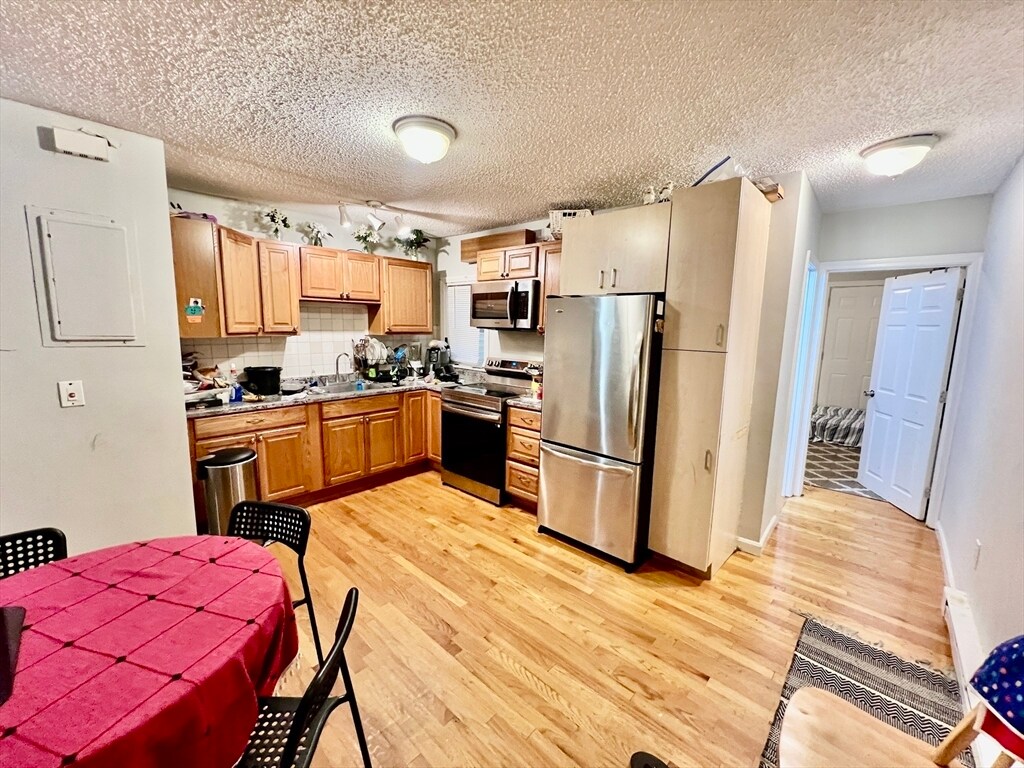 Primary Photo - 227 Everett St