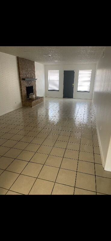 Foto del edificio - 1334 Tanglewood Ln