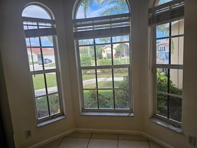 Foto del edificio - 5220 Rosen Blvd