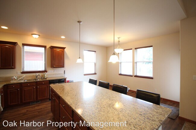 Building Photo - 3 br, 2 bath House - 2870 SW Berwick Dr