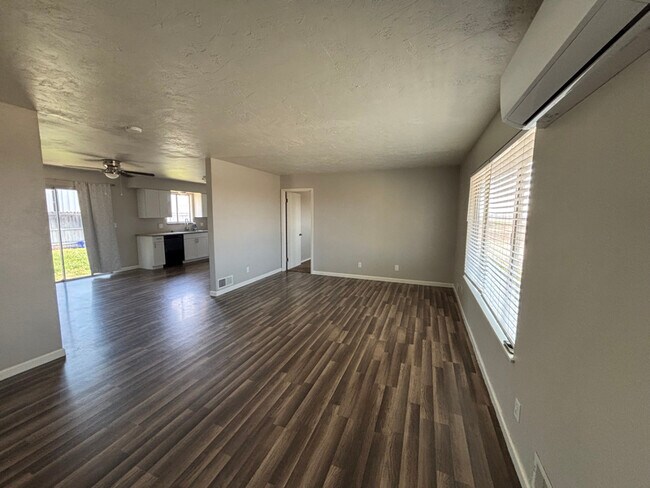 Foto del edificio - 23510 Rd 152