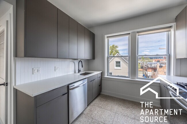 Foto del edificio - 3049 W Medill Ave