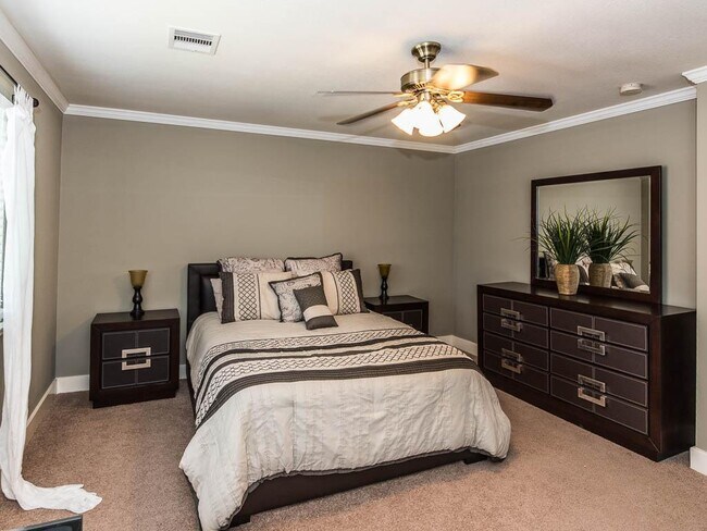 Foto del edificio - 11809 Longwood Garden Way