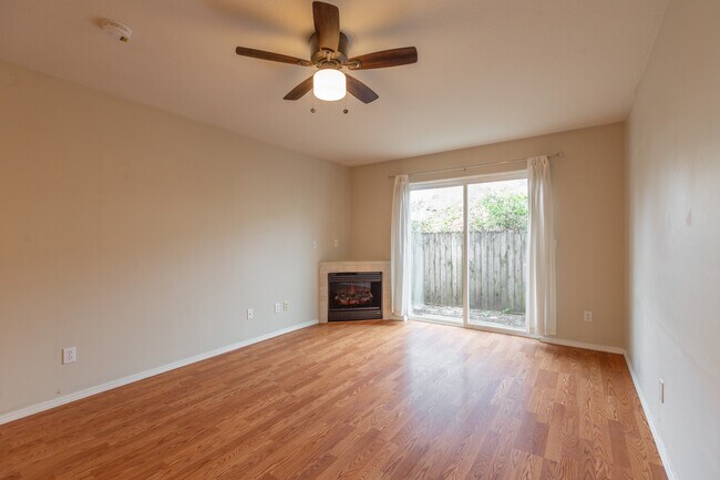 Sala de estar - 19153 SE Yamhill St