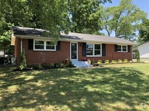 Building Photo - 1807 Cypress Dr