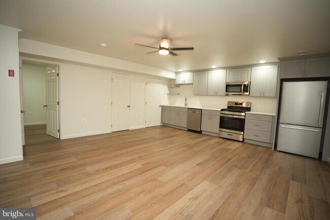 Foto del edificio - 22271 Goldenrod Dr