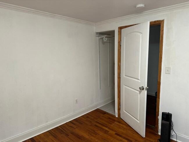 Building Photo - 494 Sneed Rd