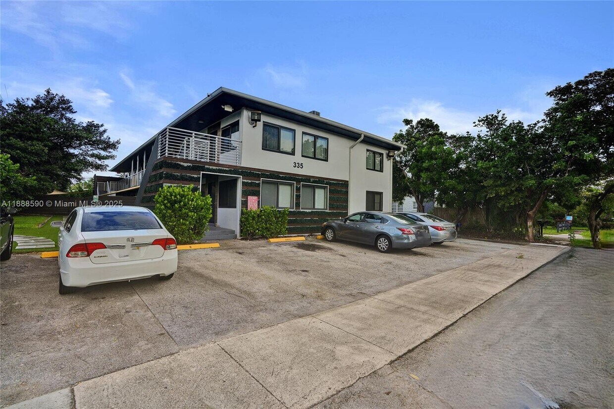 Foto principal - 335 SW 20th St