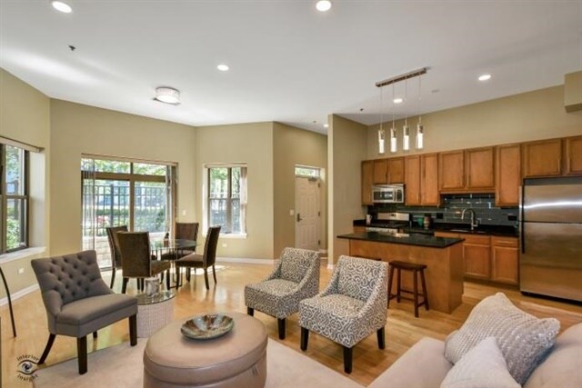 Primary Photo - 1250 S Indiana Ave #102