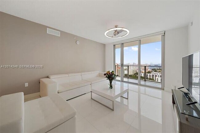 Building Photo - 300 Sunny Isles Blvd
