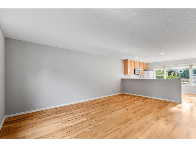 Building Photo - 1809 3rd St NE