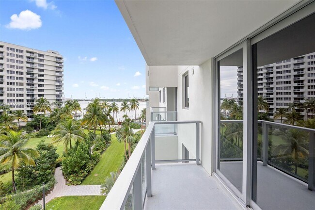 Foto del edificio - 1500 Bay Rd