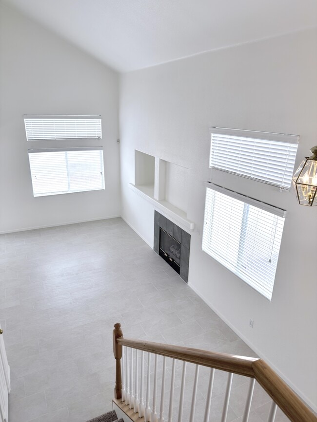 Building Photo - 8232 Fame Ave