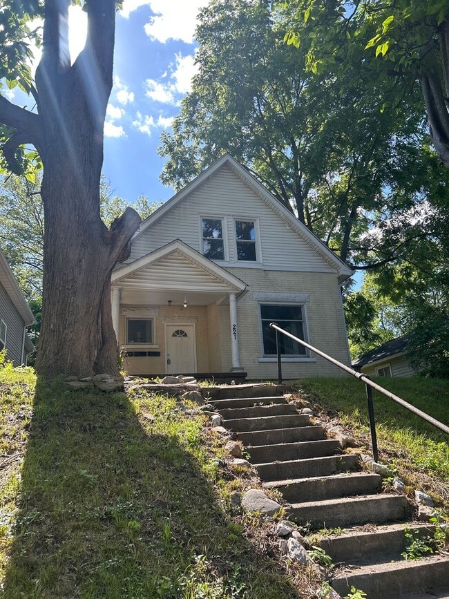 Building Photo - 221 Vance St