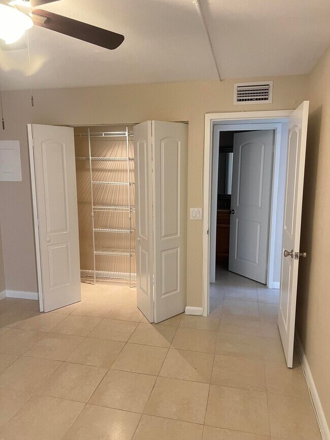 Foto del edificio - 632 Saxony Trail