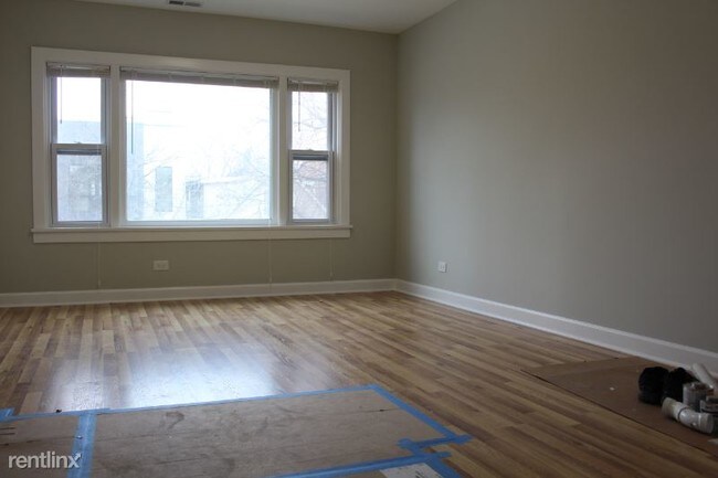 Building Photo - 2531 W Lyndale St