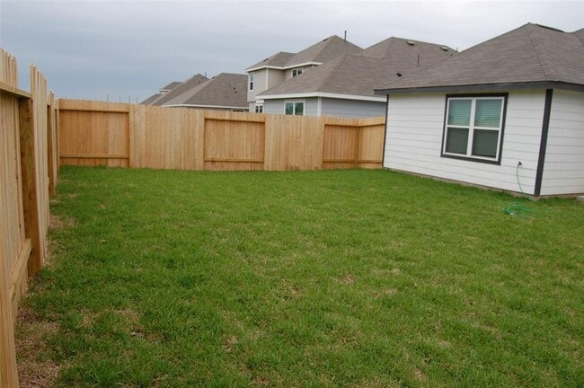 Foto del edificio - 5410 Brooklyn Rose Dr