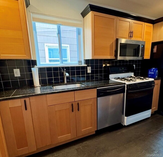 Foto del edificio - 717 E Walnut St