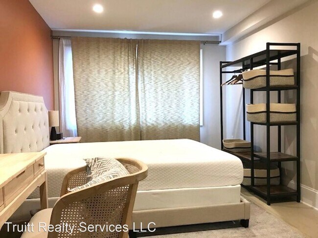Building Photo - 1 br, 1 bath House - 1310 Vermont Ave NW #3