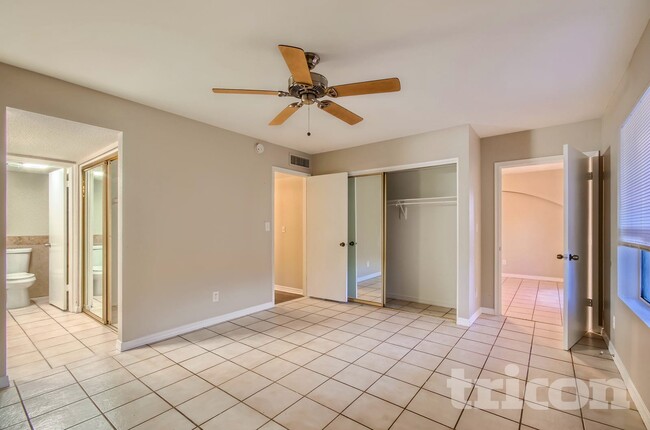 Building Photo - 13605 N 24th Ave