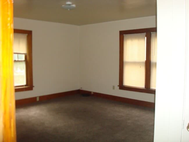 Building Photo - Robert Hudson House