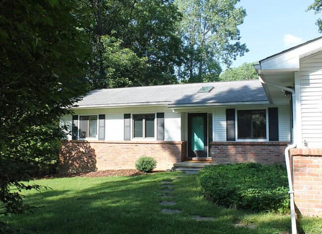 Foto del edificio - 473 Fairwood Dr