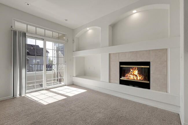 Foto del edificio - $2,250.00- 2 bed, 2 bath Condo with detach...
