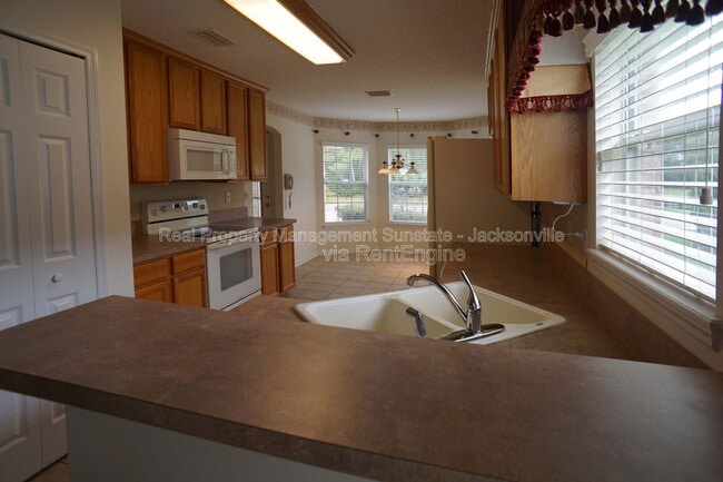 Foto del edificio - 1721 Keswick Rd