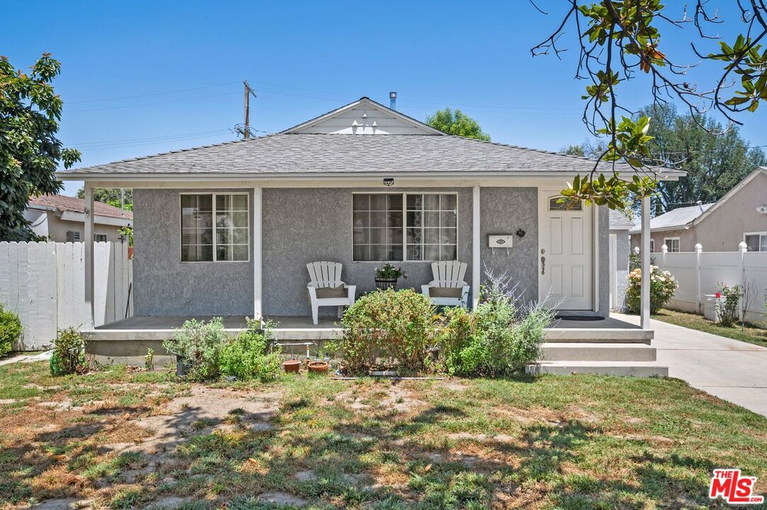 Foto principal - 19037 Hartland St