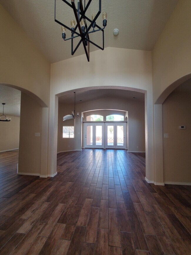 Foto del edificio - 2564 Cerro Parrido Rd SE