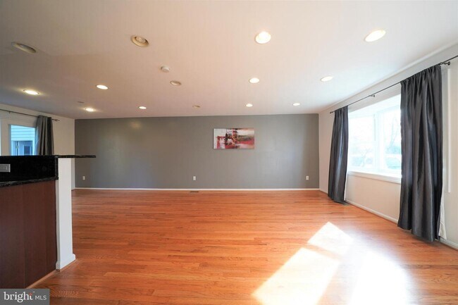Building Photo - 2653 Fanieul Hall Ct
