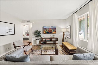 Building Photo - 3313 N 66th Pl