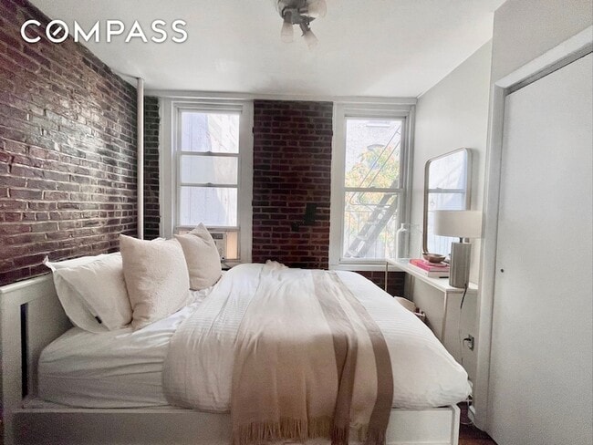 Building Photo - 57 Spring St