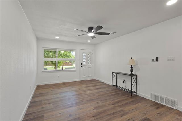 Foto del edificio - 10325 Maylee Blvd