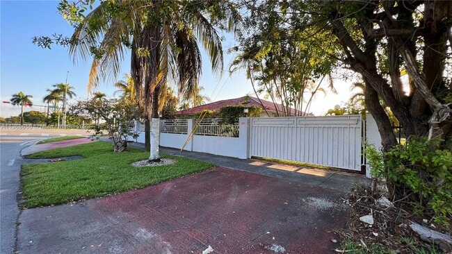 Building Photo - 11490 SW 24th St
