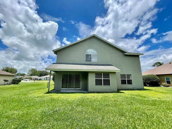 Building Photo - LARGE AND SPACIOUS 4/3 HOME IN WEDGEFIELD ...