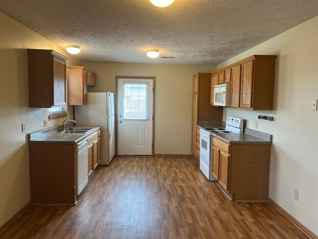 Foto del edificio - 1188/1192 N Northwood Ave.
