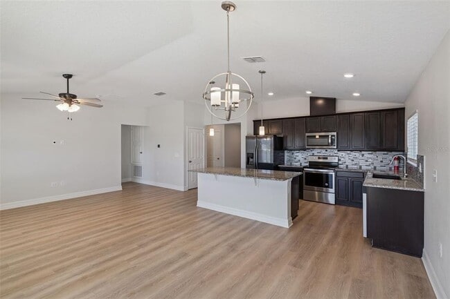 Building Photo - 2256 GLADIOLUS Ln