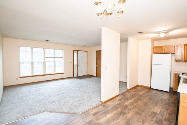 Foto del edificio - 2 bed 1 bath town-home in Chesterton